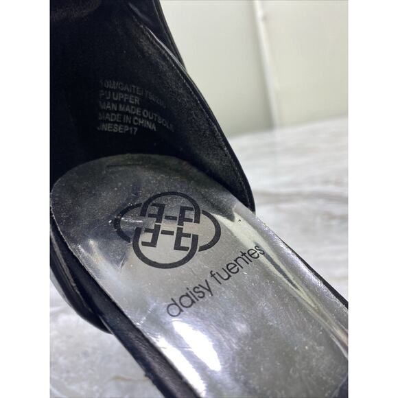 Daisy Fuentes Womans Strappy Heels Size 10 - Picture 9 of 9